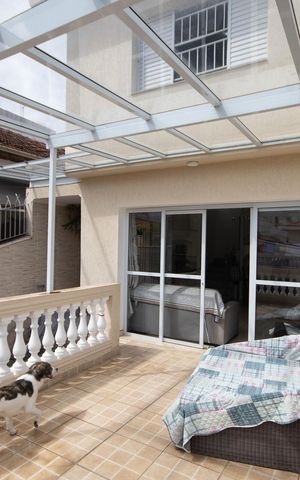 Casa à venda com 180m², 3 quartos e 3 vagas Casa à venda com 180m², 3 quartos e 3 vagasQuintal