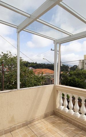 Casa à venda com 180m², 3 quartos e 3 vagas Casa à venda com 180m², 3 quartos e 3 vagasQuintal