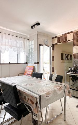 Casa à venda com 260m², 4 quartos e 2 vagas Casa à venda com 260m², 4 quartos e 2 vagasCozinha - Casa 1