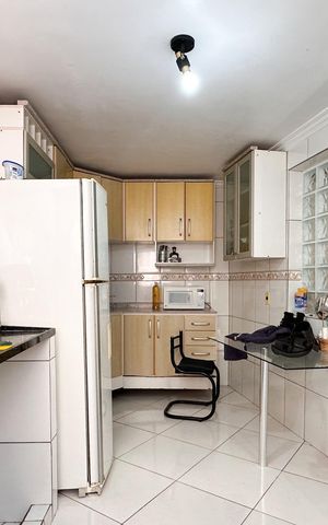 Casa à venda com 260m², 4 quartos e 2 vagas Casa à venda com 260m², 4 quartos e 2 vagasCozinha - Casa 2