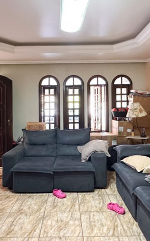 Casa à venda com 260m², 4 quartos e 2 vagas Casa à venda com 260m², 4 quartos e 2 vagasSala - Casa 1