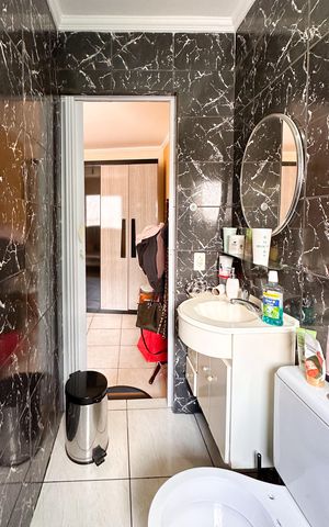Casa à venda com 260m², 4 quartos e 2 vagas Casa à venda com 260m², 4 quartos e 2 vagasBanheiro da Suíte - Casa 3