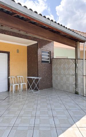 Casa à venda com 260m², 4 quartos e 2 vagas Casa à venda com 260m², 4 quartos e 2 vagasVaranda da Suite 1 - Casa 1