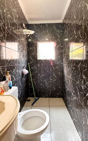 Casa à venda com 260m², 4 quartos e 2 vagas Casa à venda com 260m², 4 quartos e 2 vagasBanheiro da Suíte - Casa 3