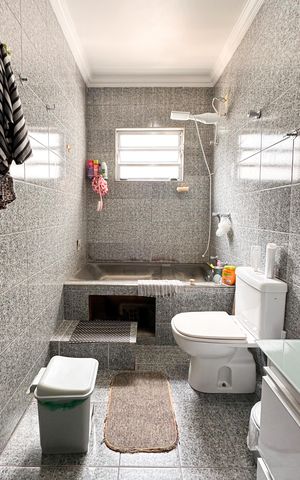 Casa à venda com 260m², 4 quartos e 2 vagas Casa à venda com 260m², 4 quartos e 2 vagasBanheiro da Suíte 2 - Casa 1