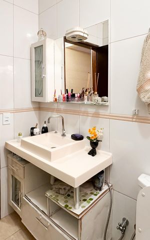 Casa à venda com 260m², 4 quartos e 2 vagas Casa à venda com 260m², 4 quartos e 2 vagasBanheiro Social - Casa 1