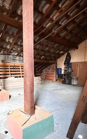 Casa à venda com 260m², 4 quartos e 2 vagas Casa à venda com 260m², 4 quartos e 2 vagasSótão - Casa 1