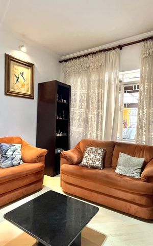 Casa à venda com 160m², 3 quartos e 2 vagasSala