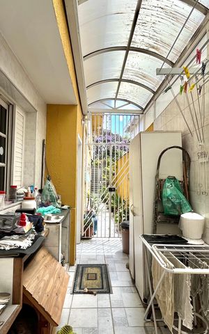 Casa à venda com 160m², 3 quartos e 2 vagasÁrea de Serviço