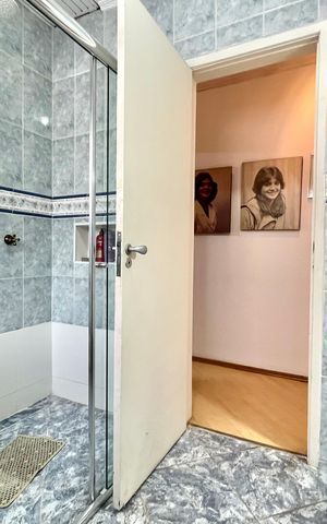 Casa à venda com 160m², 3 quartos e 2 vagasBanheiro Corredor