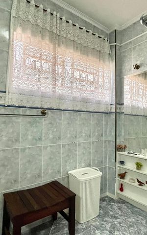 Casa à venda com 160m², 3 quartos e 2 vagasBanheiro Corredor