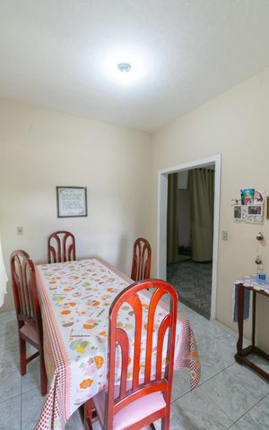 Casa à venda com 180m², 3 quartos e 1 vaga