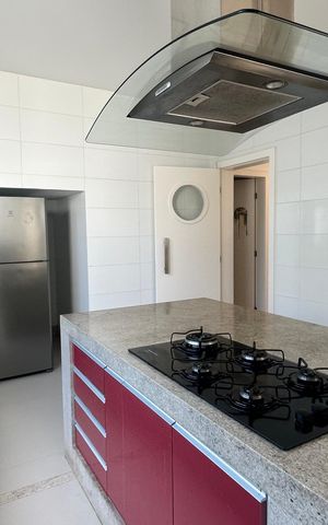 Casa à venda com 614m², 7 quartos e 8 vagas Casa à venda com 614m², 7 quartos e 8 vagasCozinha