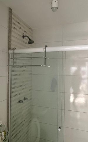 Casa à venda com 614m², 7 quartos e 8 vagas Casa à venda com 614m², 7 quartos e 8 vagasBanheiro de serviço