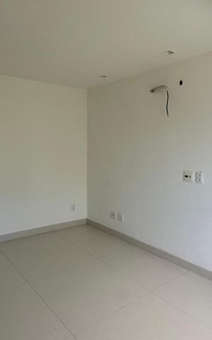 Casa à venda com 614m², 7 quartos e 8 vagas Casa à venda com 614m², 7 quartos e 8 vagasEdícula