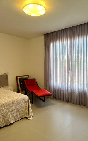Casa à venda com 614m², 7 quartos e 8 vagas Casa à venda com 614m², 7 quartos e 8 vagasQuarto 3
