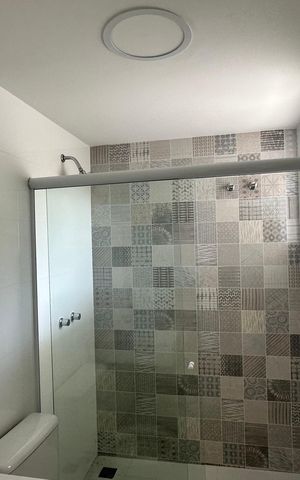 Casa à venda com 614m², 7 quartos e 8 vagas Casa à venda com 614m², 7 quartos e 8 vagasEdícula