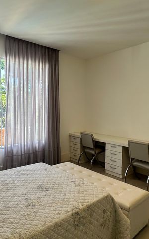 Casa à venda com 614m², 7 quartos e 8 vagas Casa à venda com 614m², 7 quartos e 8 vagasQuarto 1