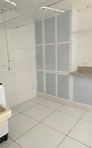 Casa à venda com 614m², 7 quartos e 8 vagas Casa à venda com 614m², 7 quartos e 8 vagasÁrea de Serviço