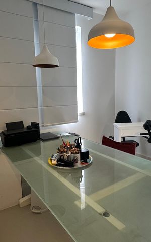 Casa à venda com 614m², 7 quartos e 8 vagas Casa à venda com 614m², 7 quartos e 8 vagasQuarto 4