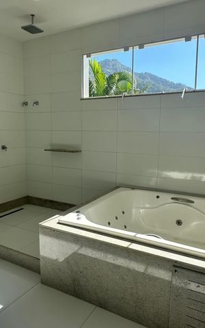 Casa à venda com 614m², 7 quartos e 8 vagas Casa à venda com 614m², 7 quartos e 8 vagasBanheiro do Quarto 2
