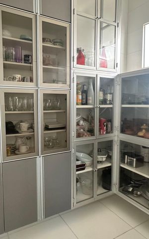 Casa à venda com 614m², 7 quartos e 8 vagas Casa à venda com 614m², 7 quartos e 8 vagasDespensa