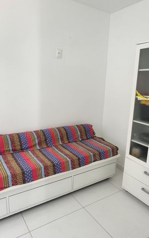 Casa à venda com 614m², 7 quartos e 8 vagas Casa à venda com 614m², 7 quartos e 8 vagasQuarto de Serviço
