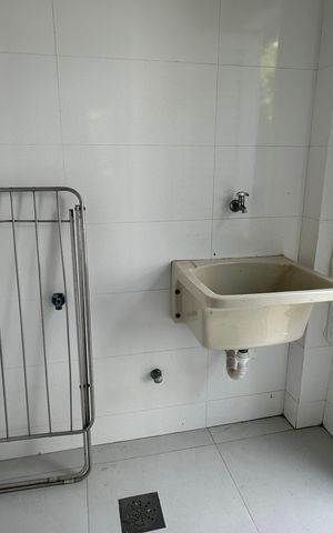 Casa à venda com 614m², 7 quartos e 8 vagas Casa à venda com 614m², 7 quartos e 8 vagasEdícula