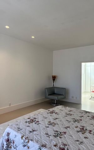 Casa à venda com 614m², 7 quartos e 8 vagas Casa à venda com 614m², 7 quartos e 8 vagasQuarto 2