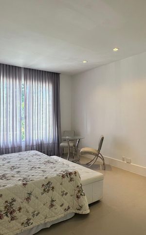 Casa à venda com 614m², 7 quartos e 8 vagas Casa à venda com 614m², 7 quartos e 8 vagasQuarto 2