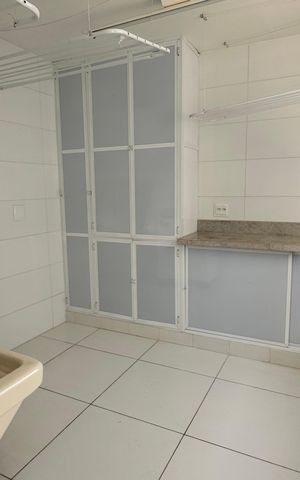 Casa à venda com 614m², 7 quartos e 8 vagas Casa à venda com 614m², 7 quartos e 8 vagasÁrea de Serviço
