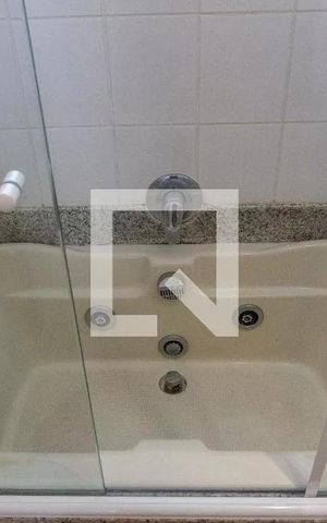 Apartamento à venda com 160m², 3 quartos e 1 vaga Apartamento à venda com 160m², 3 quartos e 1 vagaBanheiro