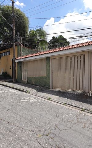 Casa à venda com 400m², 3 quartos e 4 vagasFachada