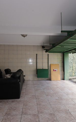Casa à venda com 400m², 3 quartos e 4 vagasGaragem