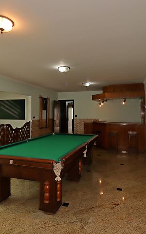 Casa à venda com 400m², 3 quartos e 4 vagasSalão de Jogos