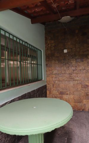 Casa à venda com 400m², 3 quartos e 4 vagasCorredor externo