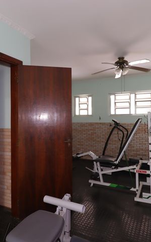 Casa à venda com 400m², 3 quartos e 4 vagasAcademia