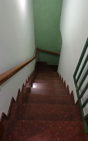 Casa à venda com 400m², 3 quartos e 4 vagasEscada