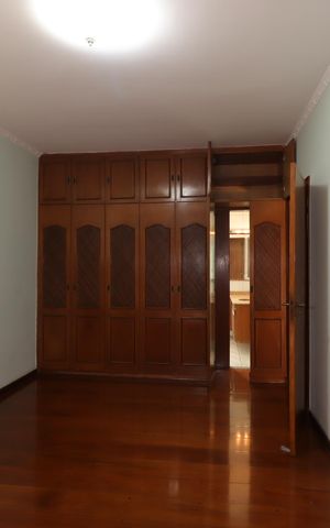 Casa à venda com 400m², 3 quartos e 4 vagasSuíte 2