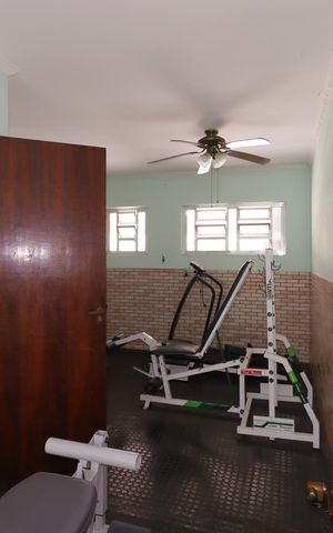 Casa à venda com 400m², 3 quartos e 4 vagasAcademia