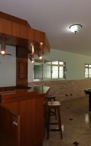 Casa à venda com 400m², 3 quartos e 4 vagasSalão de Jogos