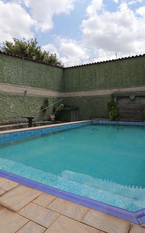 Casa à venda com 400m², 3 quartos e 4 vagasPiscina