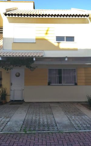 Casa de condomínio à venda com 137m², 3 quartos e 2 vagas