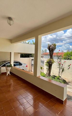 Casa à venda com 141m², 3 quartos e 1 vaga Casa à venda com 141m², 3 quartos e 1 vagaVaranda