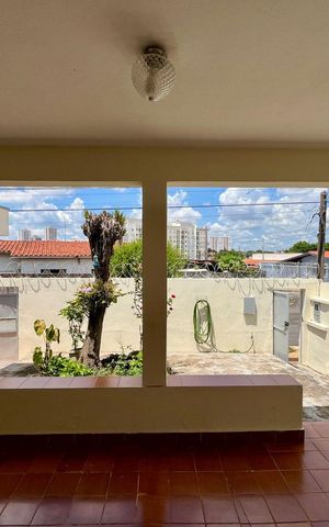 Casa à venda com 141m², 3 quartos e 1 vaga Casa à venda com 141m², 3 quartos e 1 vagaVaranda