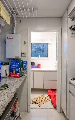 Apartamento à venda com 205m², 4 quartos e 4 vagasÁrea de Serviço 