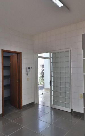 Casa para alugar com 424m², 4 quartos e 5 vagasCozinha