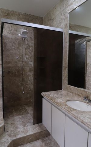 Casa para alugar com 424m², 4 quartos e 5 vagasBanheiro do Quarto 3