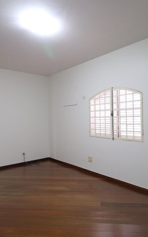 Casa para alugar com 424m², 4 quartos e 5 vagasQuarto 3 - Suíte