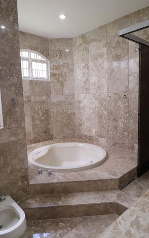 Casa para alugar com 424m², 4 quartos e 5 vagasBanheiro do Quarto 3